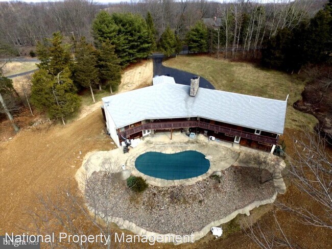 Building Photo - 155 Pleasant Valley Rd