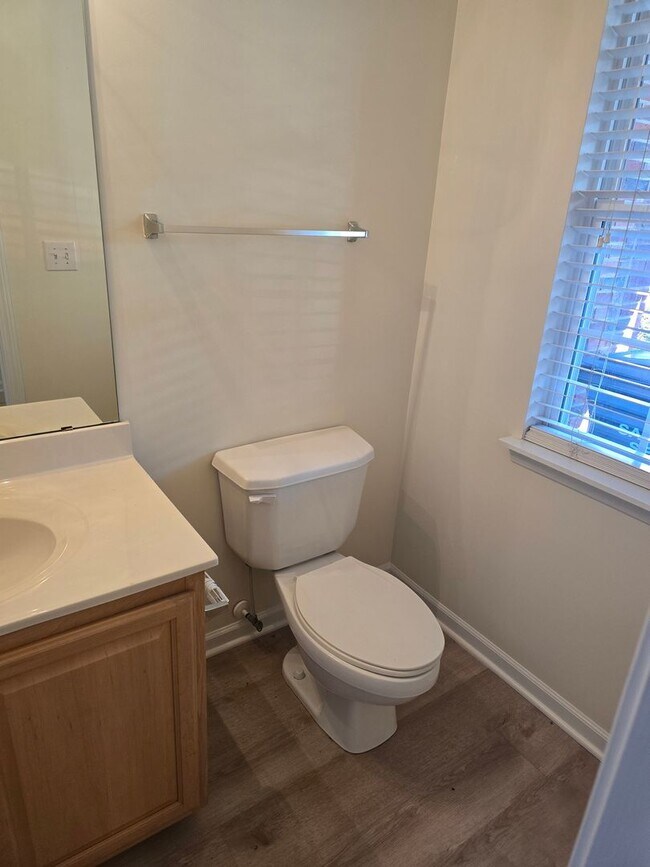 Foto del edificio - Townhome 2BR/2.5BA Located minutes from UNCC Campus!