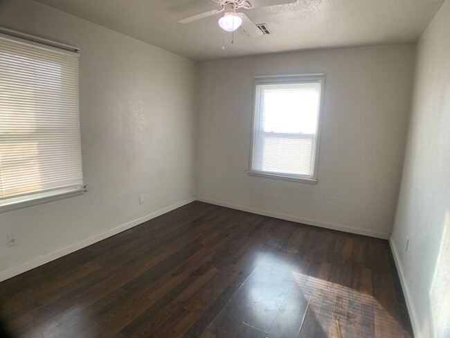 Building Photo - 3 Bed OKC Brick House