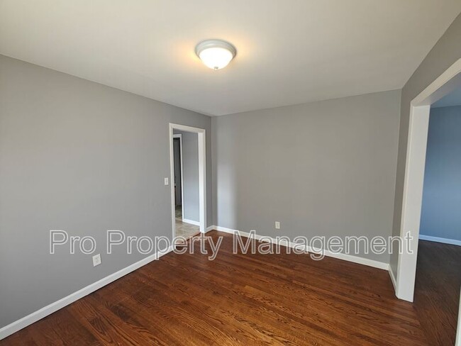 Building Photo - 135 Hillcrest Rd