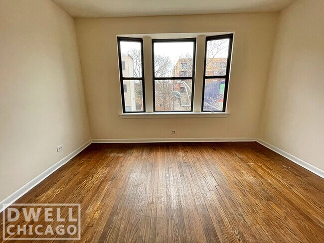 Foto del edificio - 2315 N Kedzie Blvd