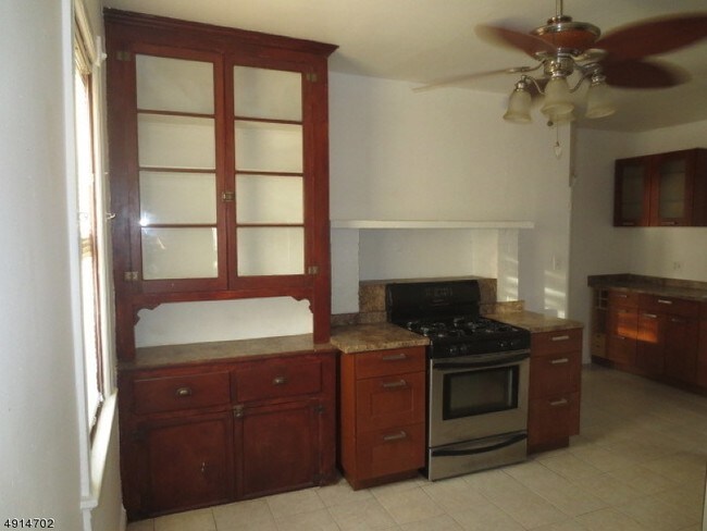 Foto del edificio - 124 Claremont Ave