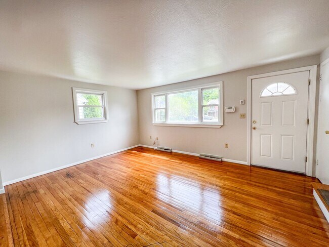 Foto del edificio - Single Family House in the North End of Ha...