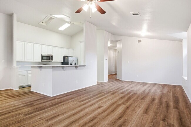 Foto del edificio - 16516 Fowler Mill Cove