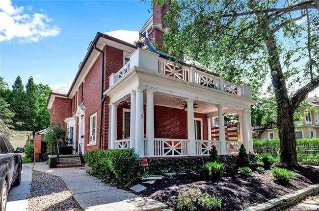 Building Photo - 11 Granger Pl