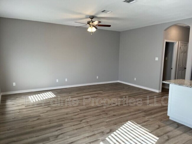 Building Photo - 108 Ridgmar Rd