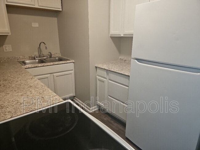 Foto del edificio - 6240 E 11th St