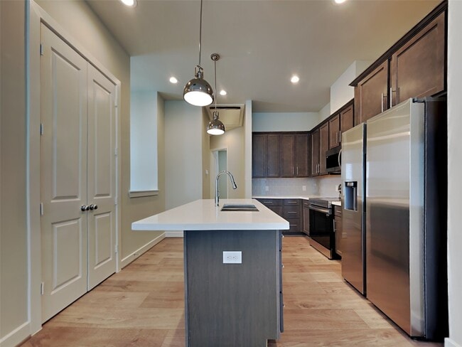 Foto del edificio - 2608 Upper Quinn Wy