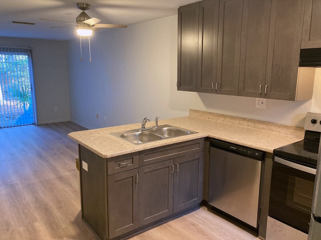 Foto principal - 1240 NW 14th Ave