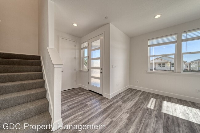 Building Photo - 3 br, 2.5 bath House - 2201 Tapia Way