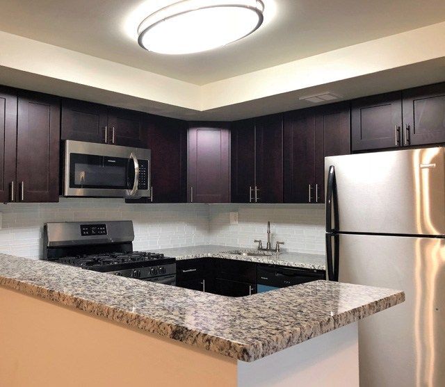 Cocina nueva - Woodbourne Apartments