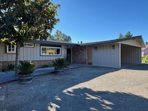 Building Photo - 10505 Cherry Ridge Rd