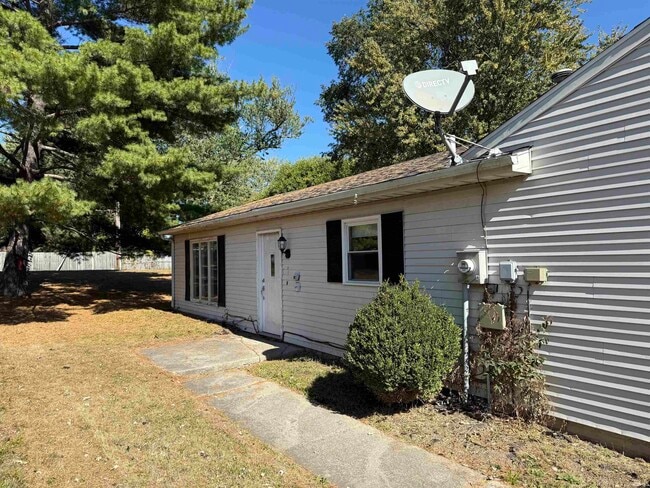 Building Photo - 3333 Kendale Dr