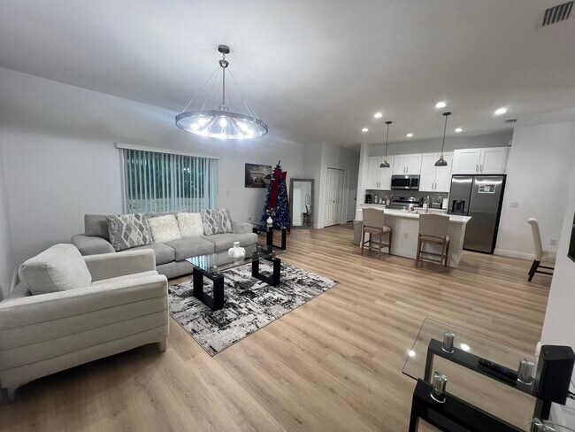 Foto del edificio - 16443 Strauss Ave