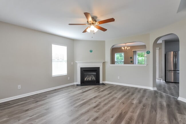 Building Photo - 273 Woodcreek Ln