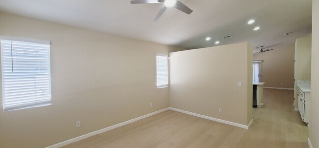 Foto del edificio - 9013 Crooked Shell Ave