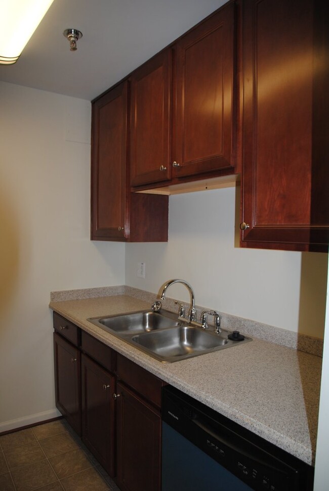 Foto del edificio - Upscale 2 BDRM, 2 BATH Condo in N. Stafford