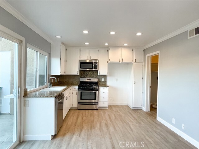 Building Photo - 11 Cedarglen
