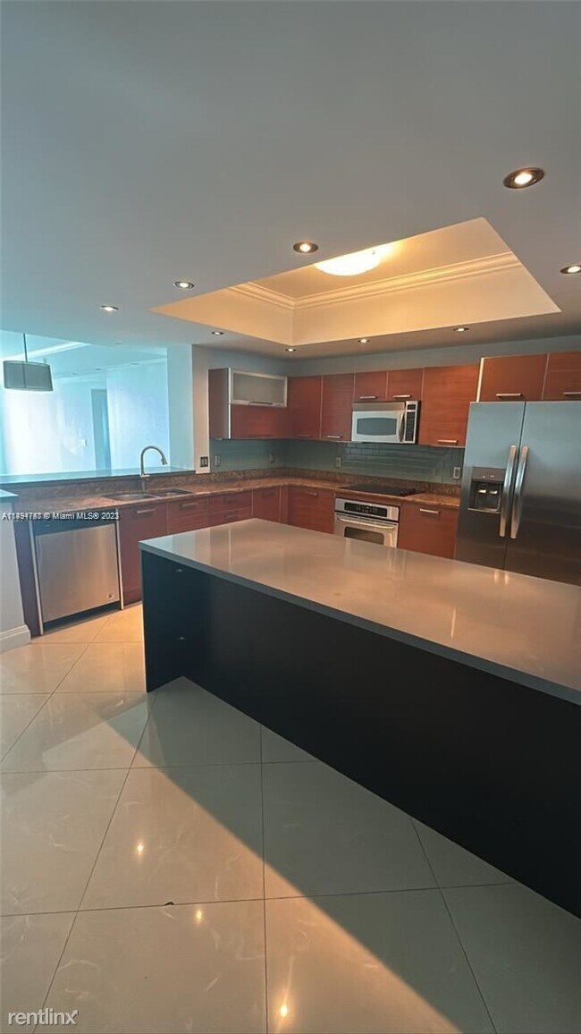 Foto del edificio - 3 br, 3 bath House - 3330 NE 190th St Apt 618