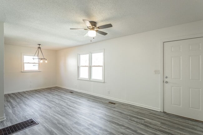 Building Photo - 7725 Hansley Dr