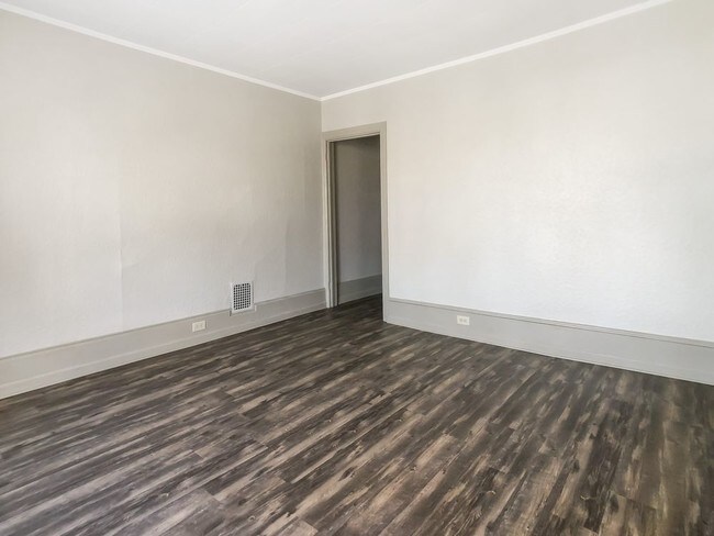 Foto del edificio - 757 W 3rd St