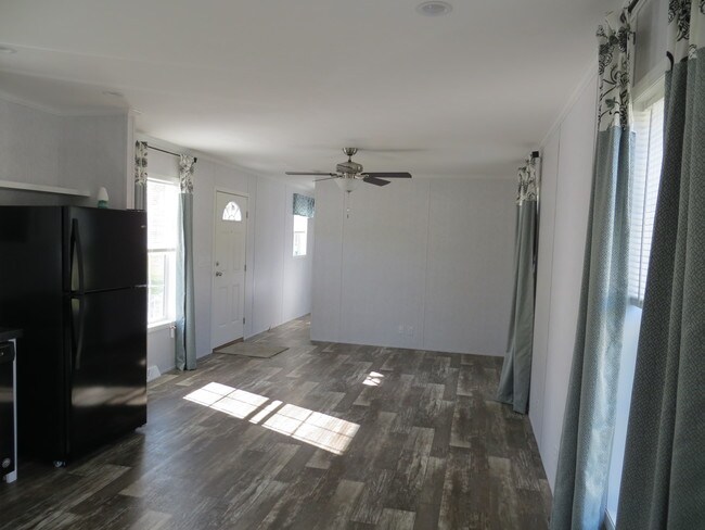 Foto del edificio - 1618 Saratoga Rd