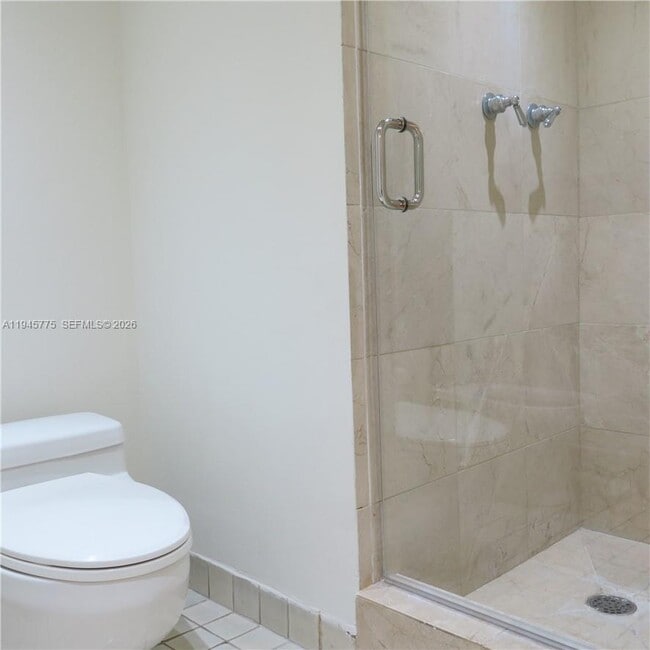 Foto del edificio - 251 Crandon Blvd