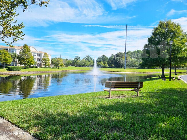 Building Photo - 10550 Baymeadows Rd