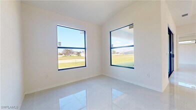 Building Photo - 2425 NW 24th St