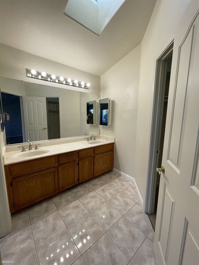 Foto del edificio - 3 br, 2 bath House - 1580 Rehrmann Drive