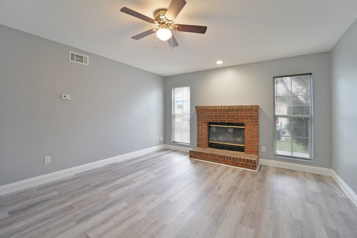 Foto principal - 10995 Traci Lynn Dr