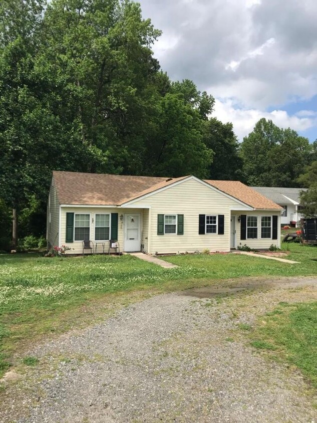 Primary Photo - 2 br, 1 bath House - 6829 Cedar Lake Drive