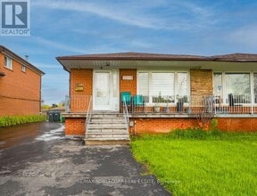 Building Photo - 3519 Laddie Crescent