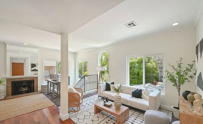 Foto del edificio - 9323 Alcott St