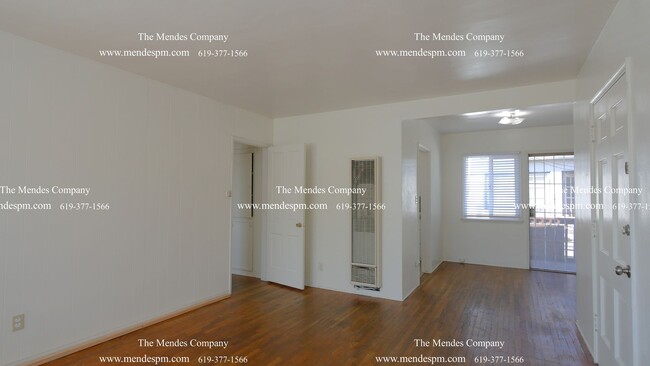 Foto del edificio - Upstairs 2 bd/1 bth Apartment with Hardwoo...