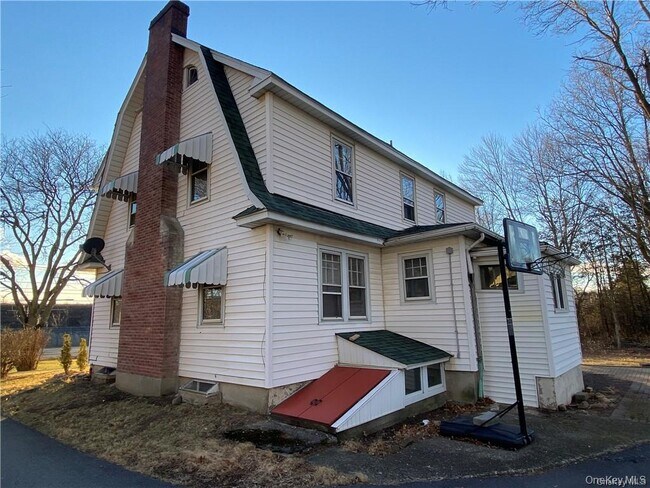Building Photo - 130 NY-17K