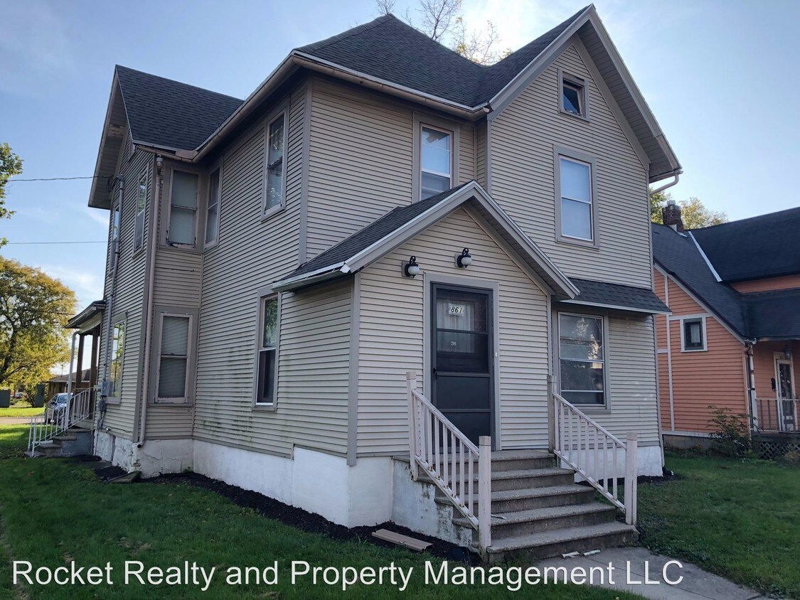 Primary Photo - 861 Bluff St