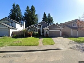 Building Photo - 5031 Deerwood Dr