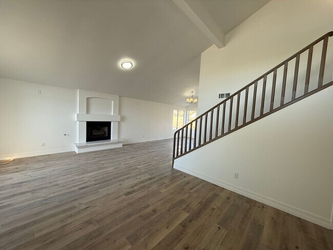 Foto del edificio - 4 BEDROOM IN RANCHO SERENO - FRESHLY REMODELED