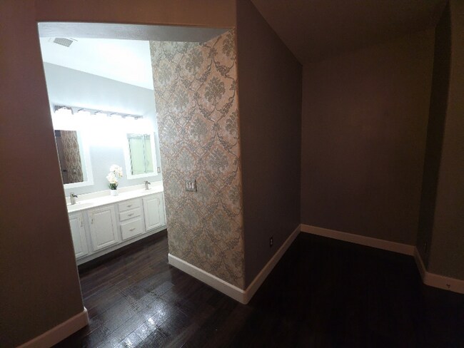 Foto del edificio - 17004 W Halifax Ln