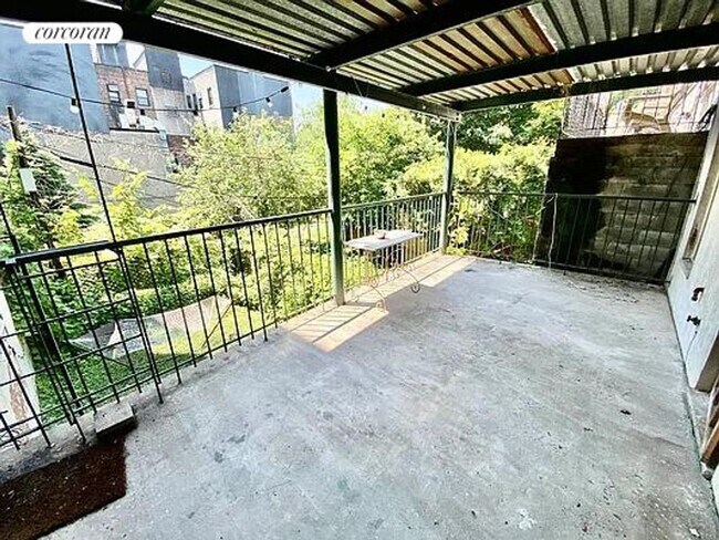 Foto del edificio - 38 Greene Ave