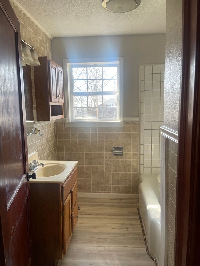 Building Photo - Charming 2 Bed 1 Bath Home : Aurora MO
