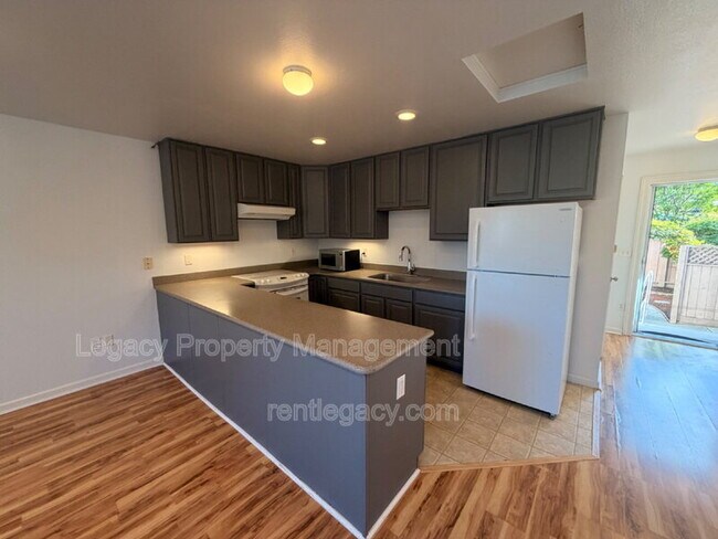 Foto del edificio - 3884 Bayview Cir