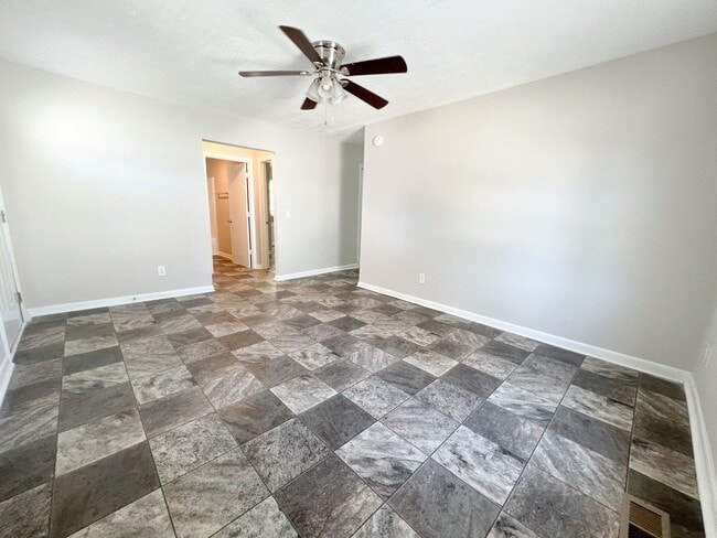 Building Photo - Single-Family Home Downtown--No Breed Restrictions!