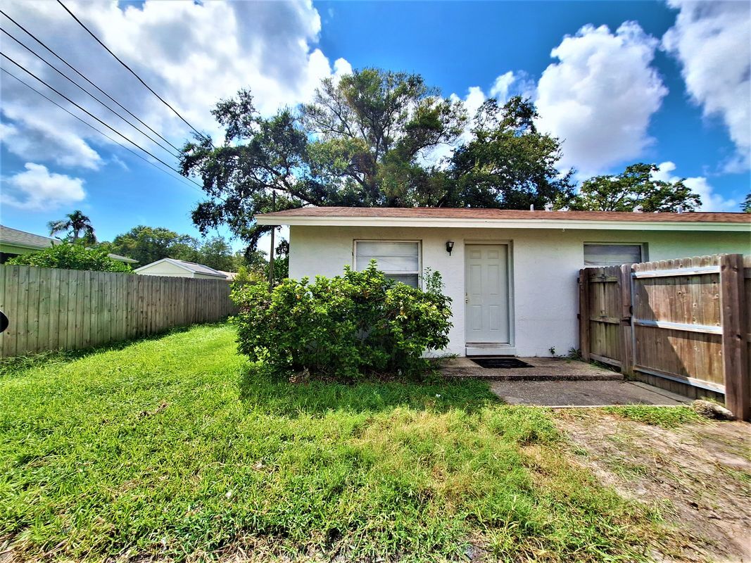 Primary Photo - 11332 Walsingham Rd
