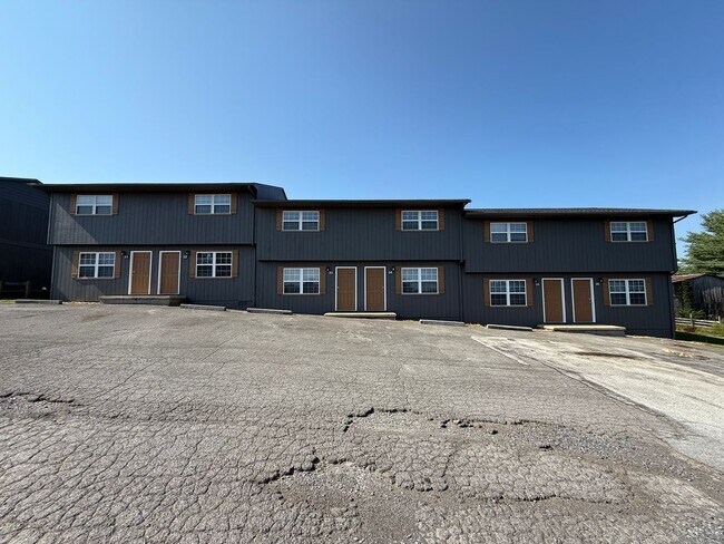 Building Photo - 2 Bedroom 1.5 Bath Apartment located in Jo...