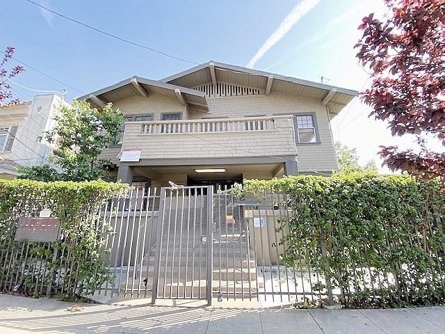 Building Photo - 4352 Willow Brook Ave