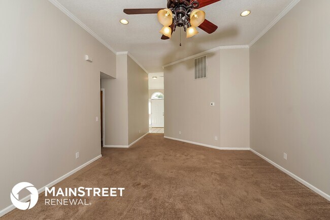 Building Photo - 4928 Madison Cir