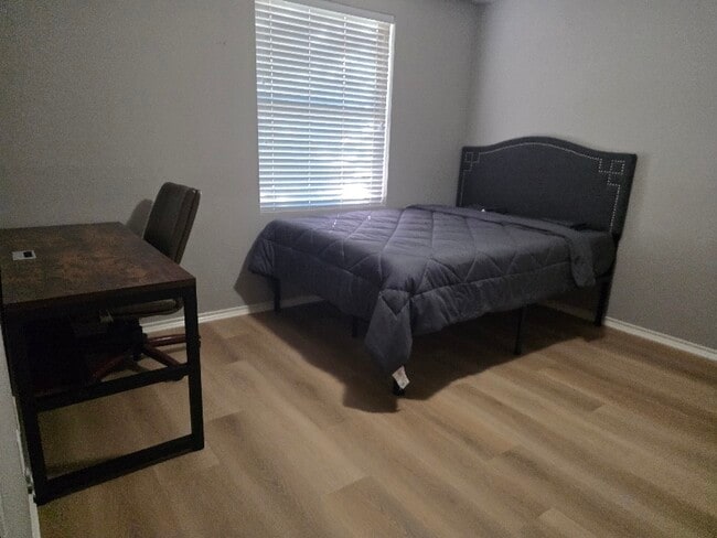 Photo - 12817 Cowper Dr House