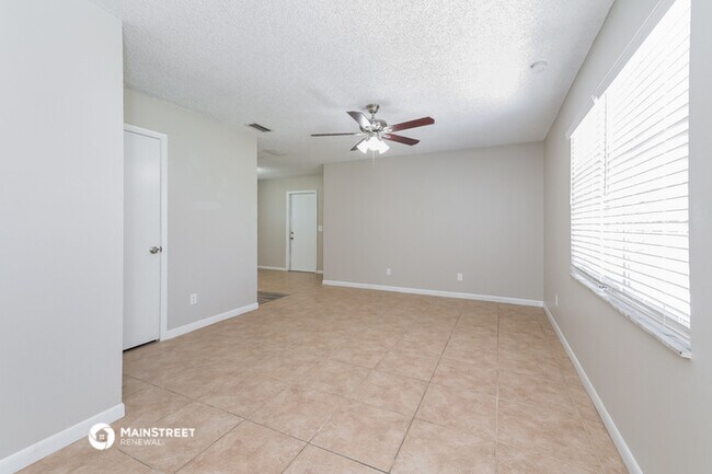 Building Photo - 1317 Meadowbrook St